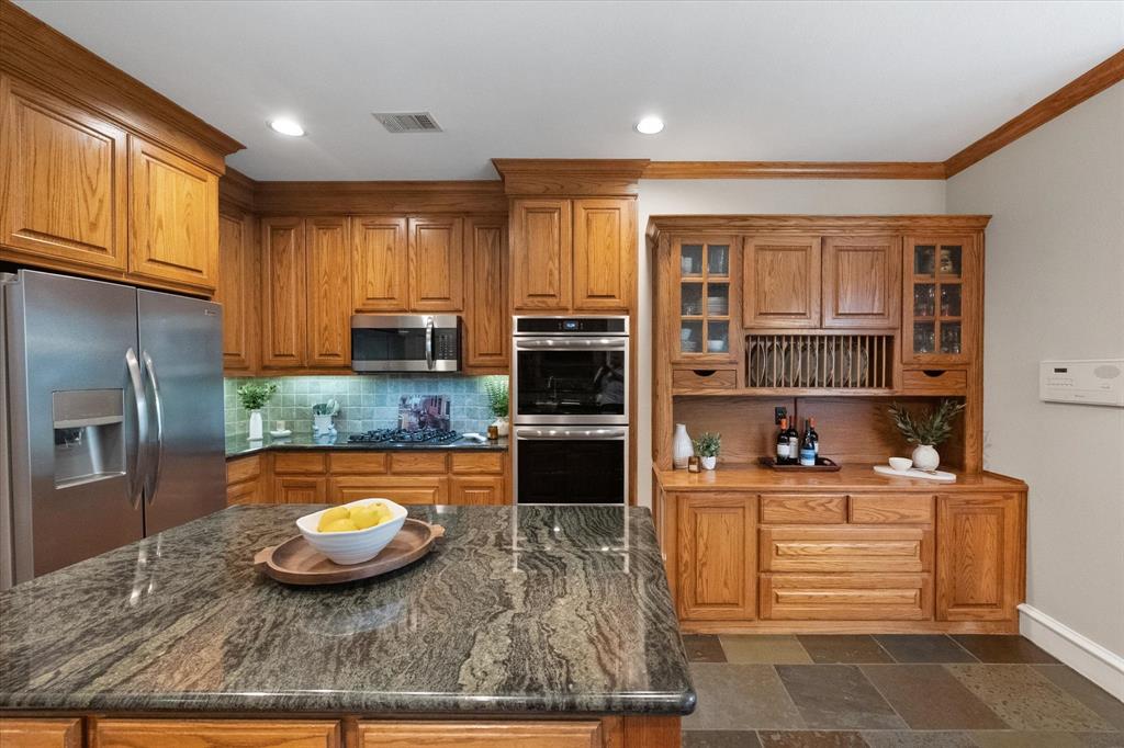 2111 Castle View Road Property Photo 13