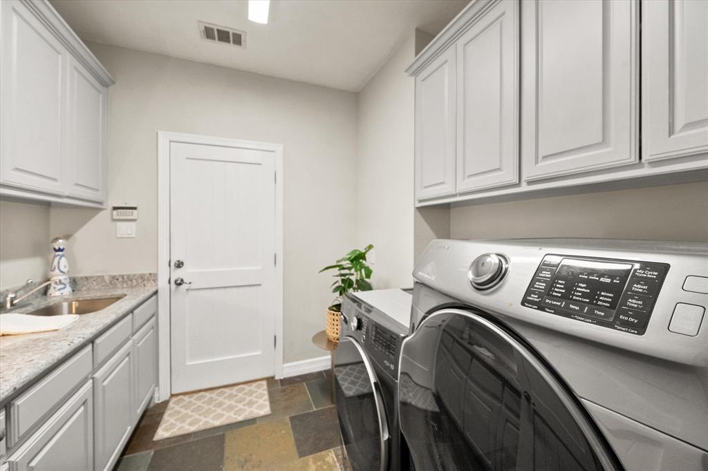 2111 Castle View Road Property Photo 32