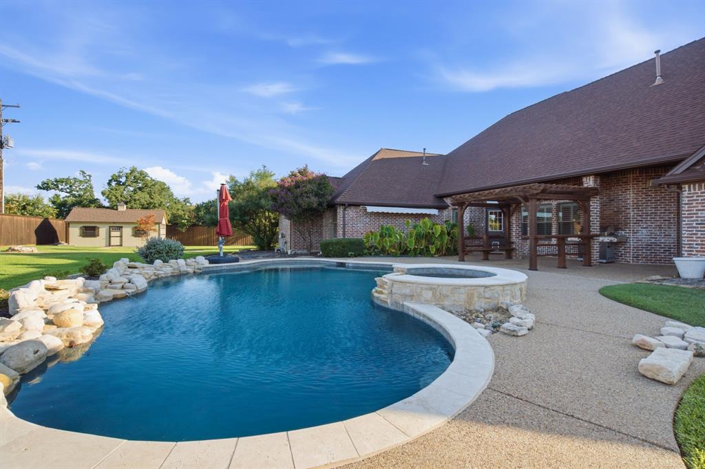 8470 Steeplechase Circle Property Photo 2