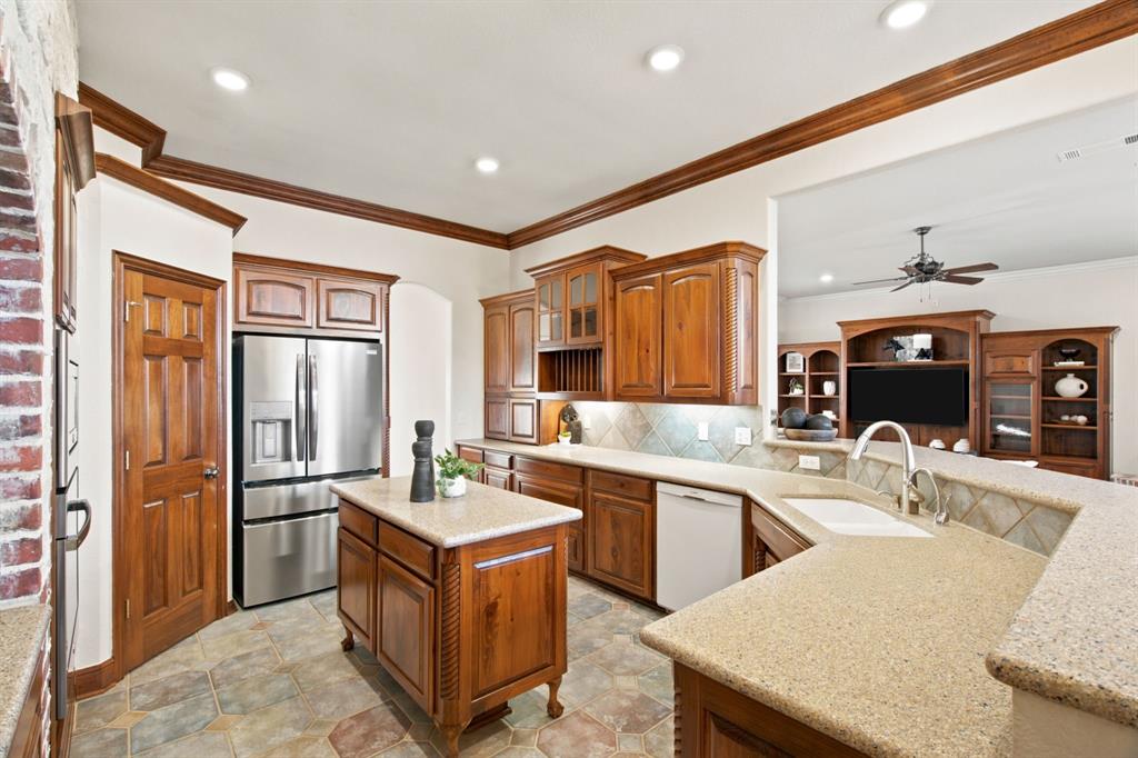 8470 Steeplechase Circle Property Photo 6