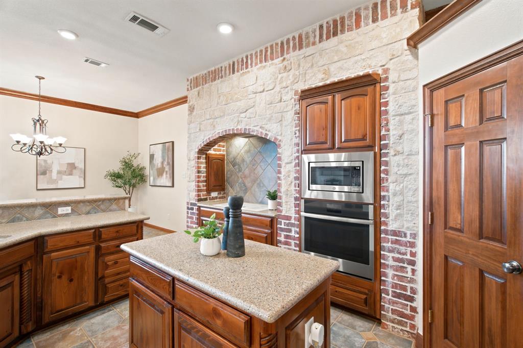 8470 Steeplechase Circle Property Photo 7