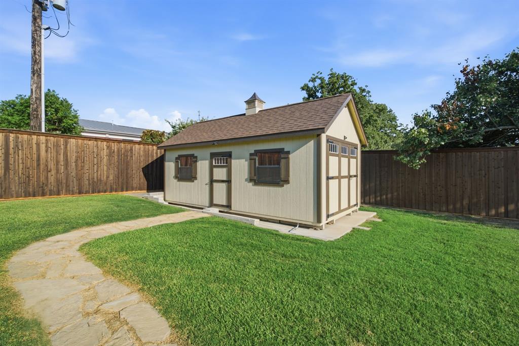 8470 Steeplechase Circle Property Photo 25