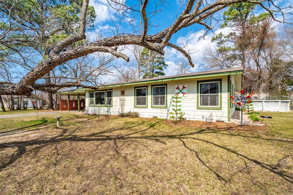 609 E Quitman Street Property Photo 1