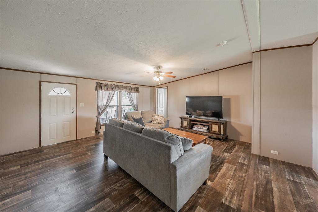 204 Overland Trail Property Photo 16