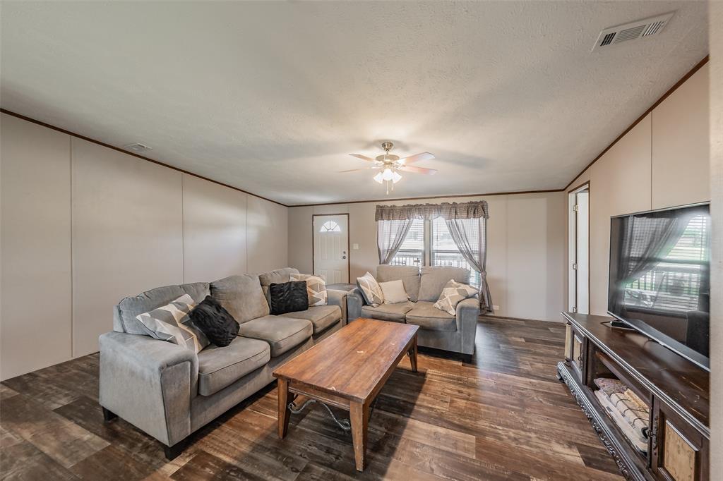 204 Overland Trail Property Photo 17