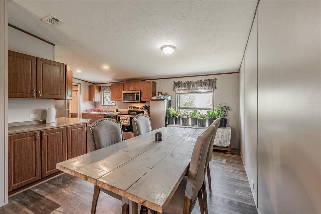 204 Overland Trail Property Photo 18