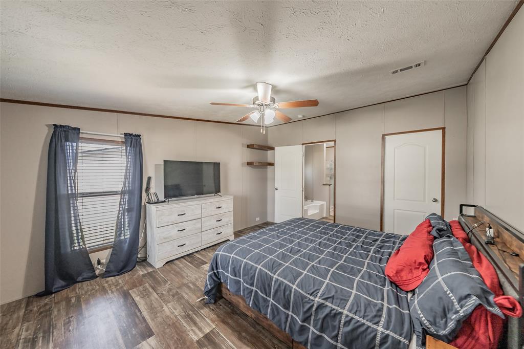 204 Overland Trail Property Photo 33