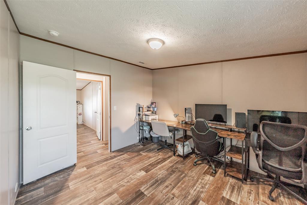 204 Overland Trail Property Photo 34