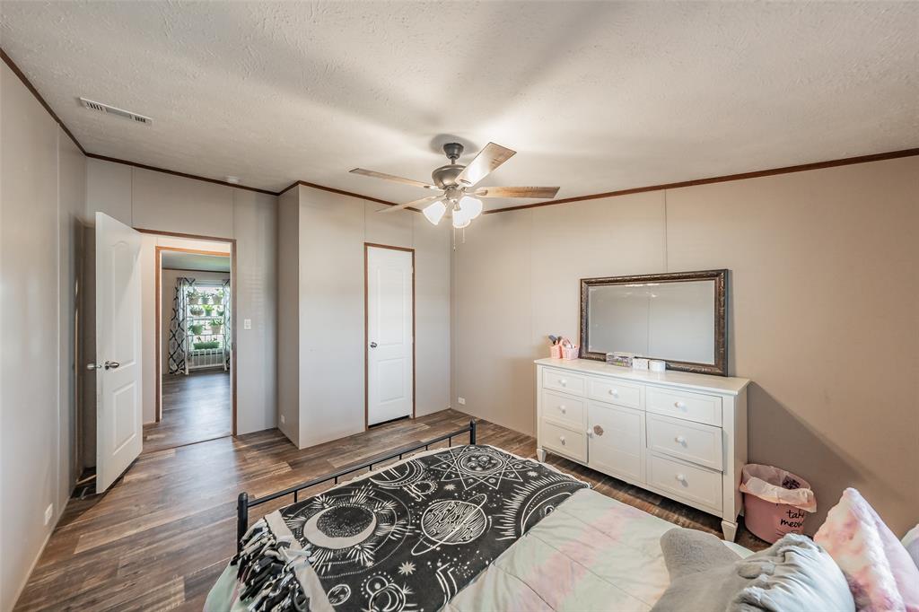 204 Overland Trail Property Photo 37