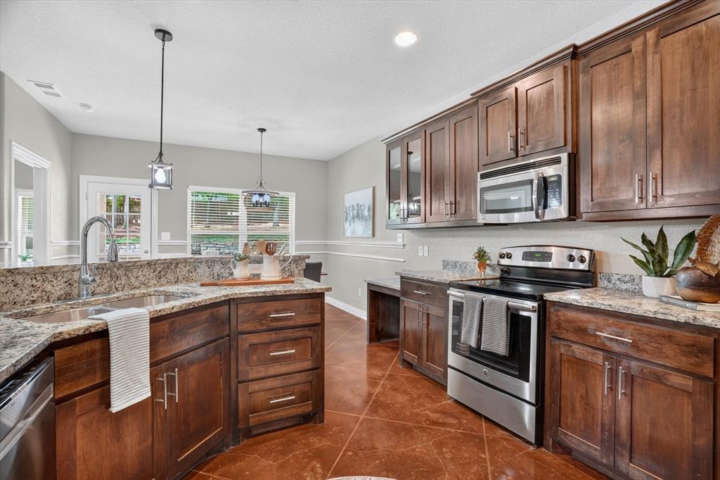 6403 Westover Drive Property Photo 8