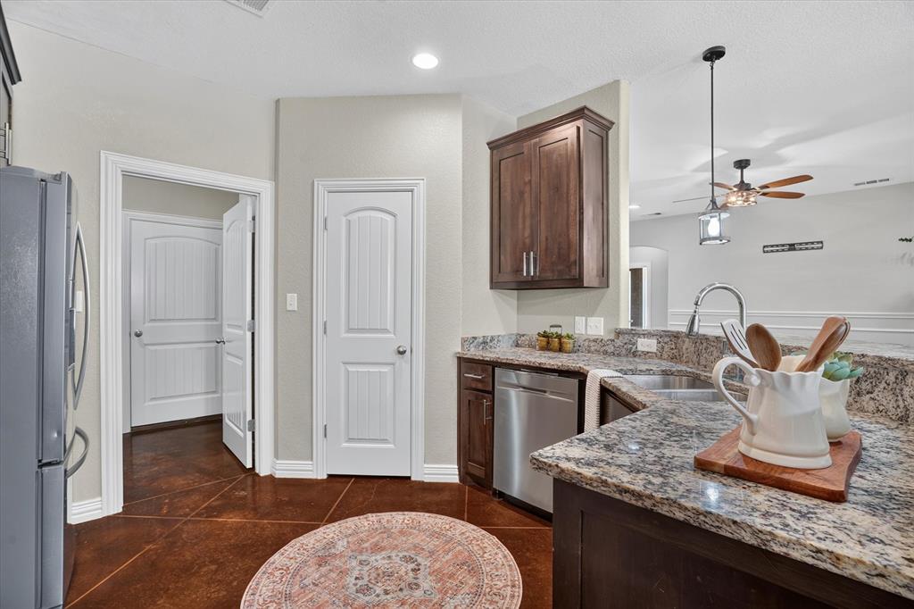 6403 Westover Drive Property Photo 11