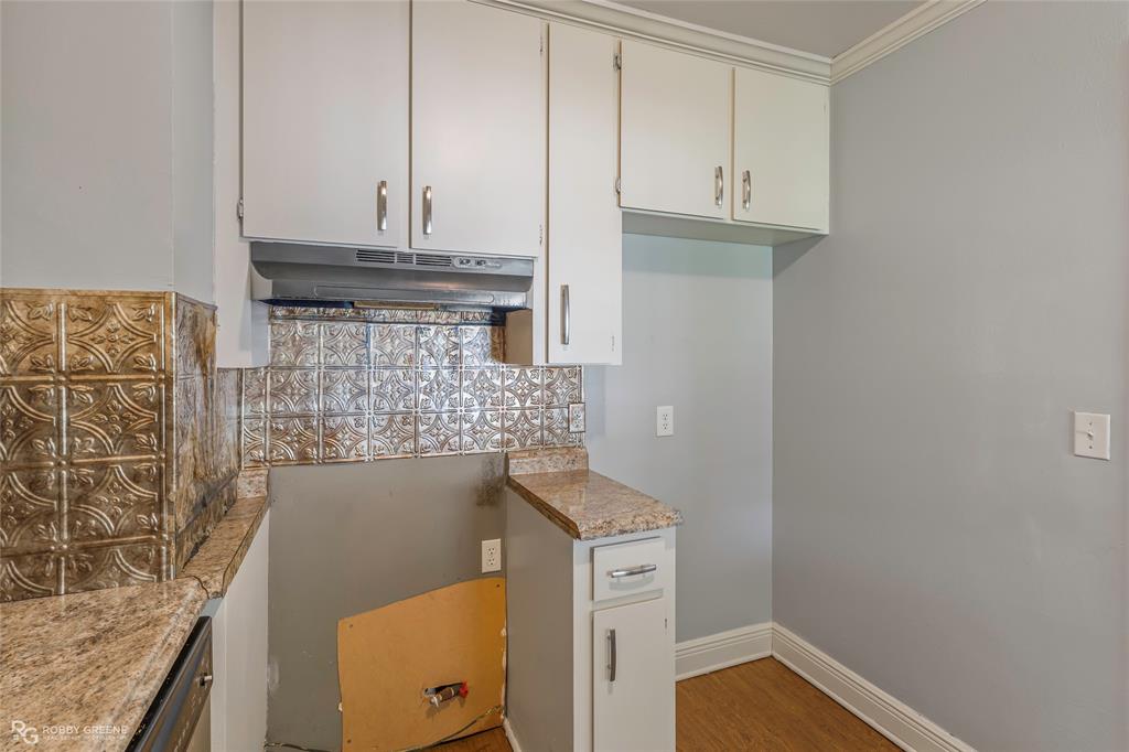 724 E Washington Street Property Photo 5