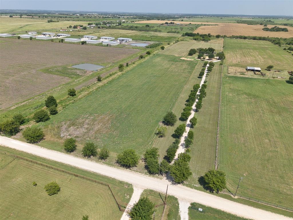 1521 County Road 1107b Property Photo 3