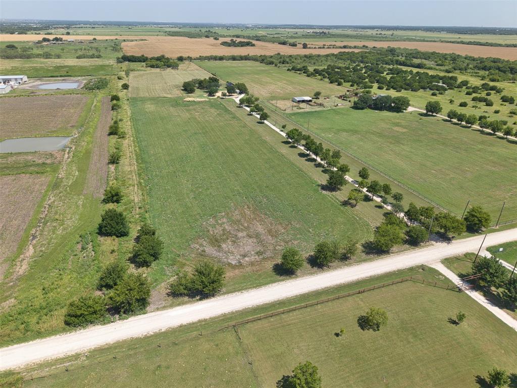 1521 County Road 1107b Property Photo 4