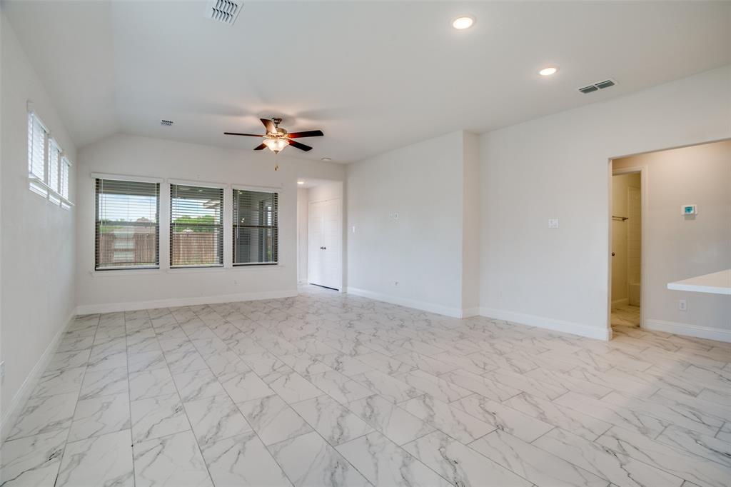 229 Town Park Avenue Property Photo 4