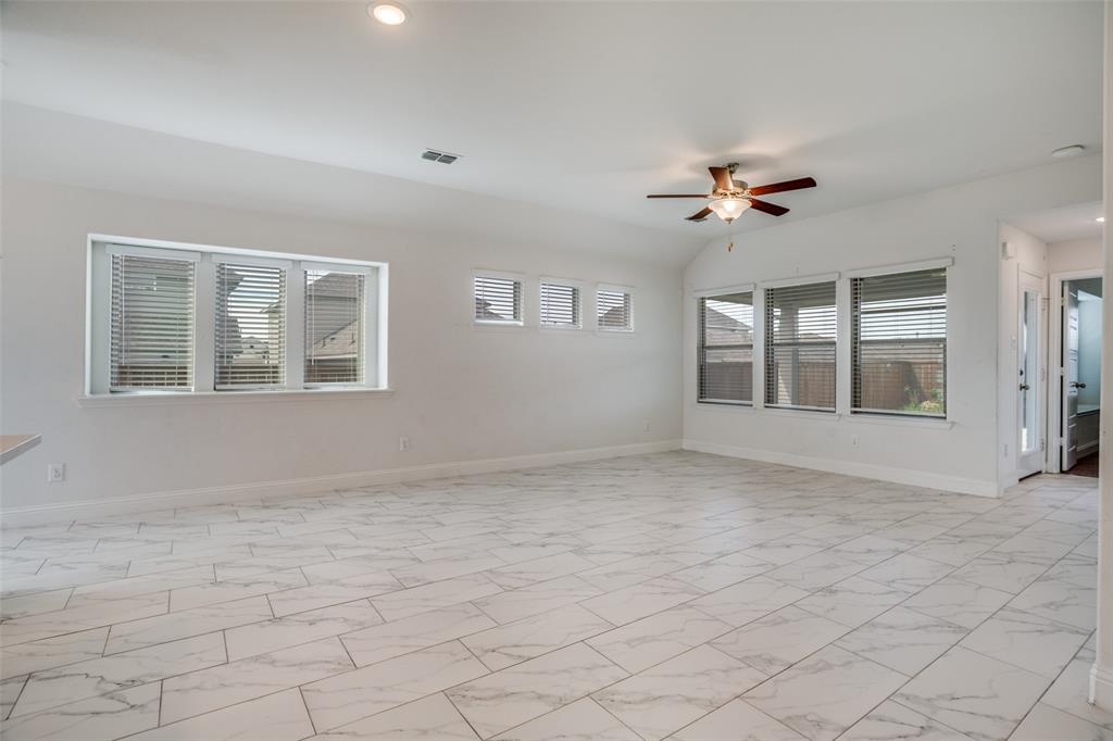 229 Town Park Avenue Property Photo 5