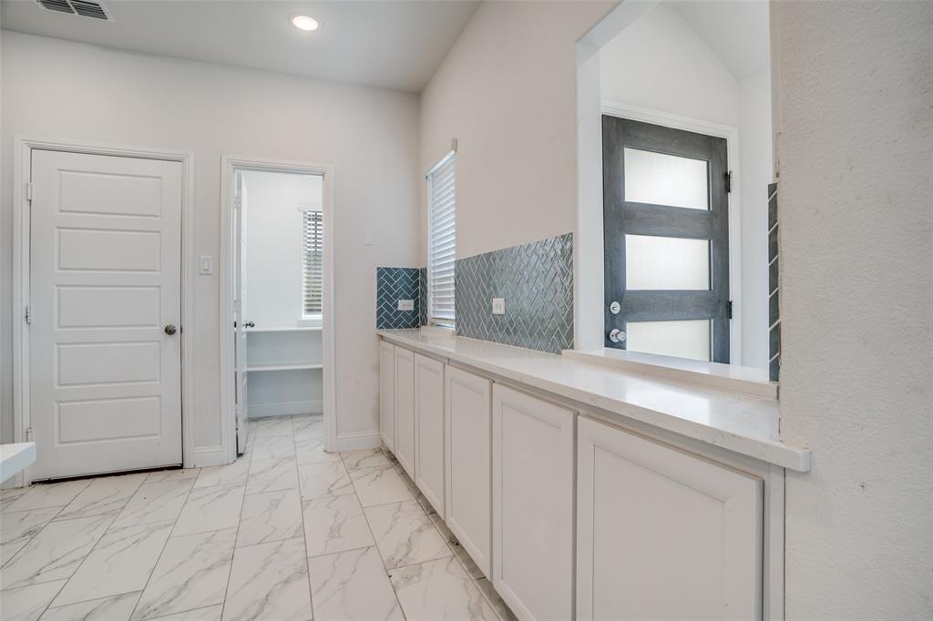 229 Town Park Avenue Property Photo 8