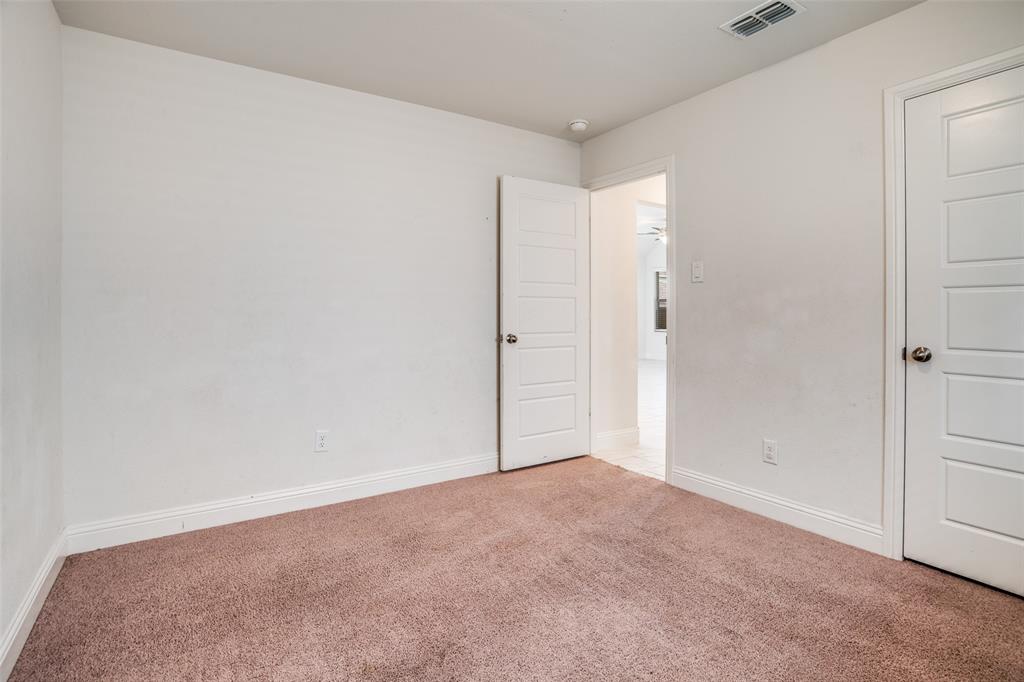 229 Town Park Avenue Property Photo 20
