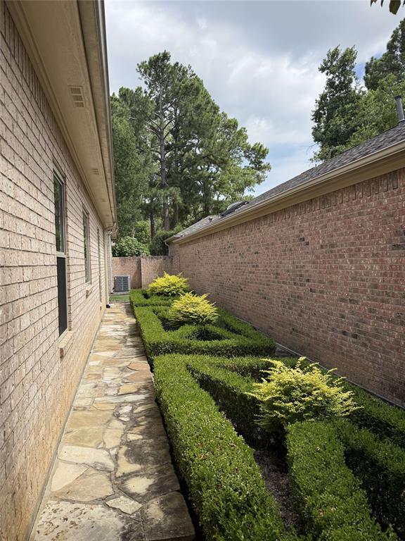 1116 Oak Garden Circle Property Photo 7