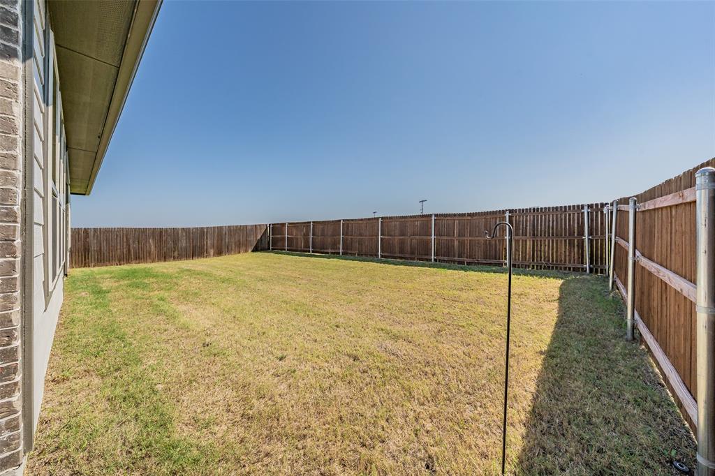 918 Hawthorn Lane Property Photo 39