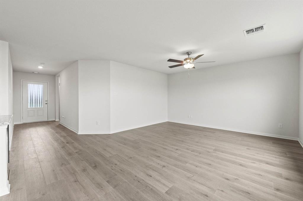 10105 Throttle Lane Property Photo 6