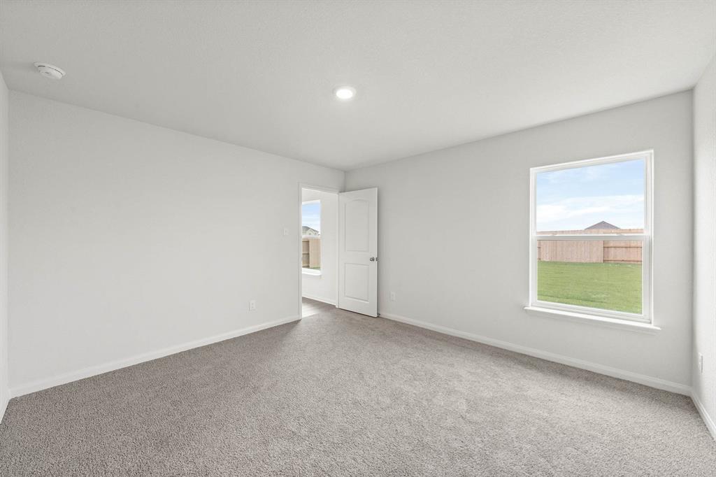 10105 Throttle Lane Property Photo 7