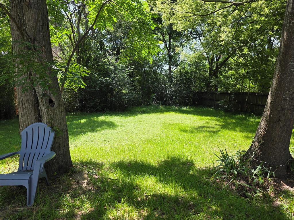 810 N Main Property Photo 11