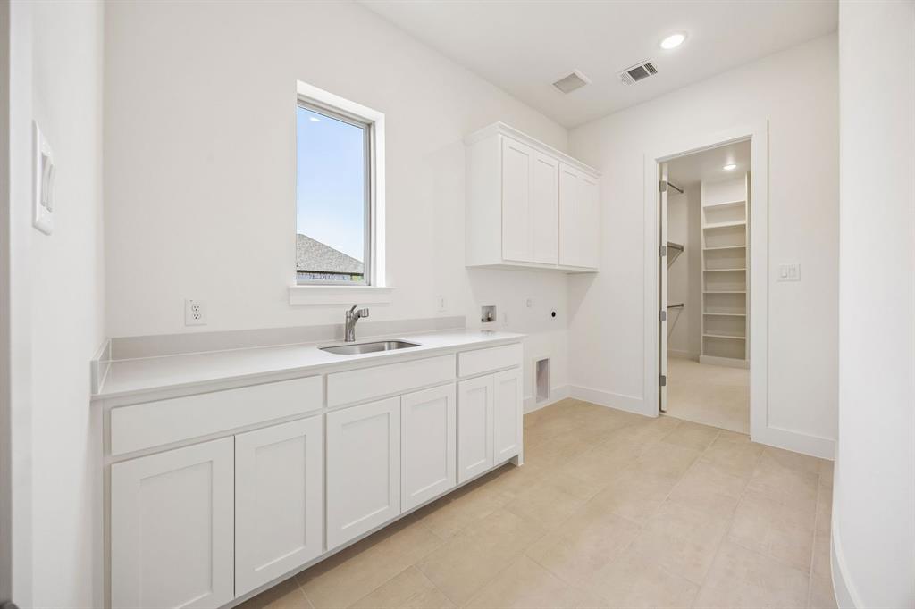 1904 Greenwich Property Photo 27