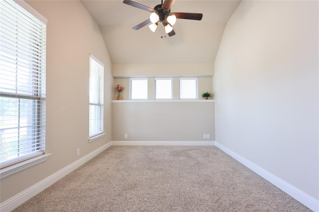 5901 Priory Drive Property Photo 11
