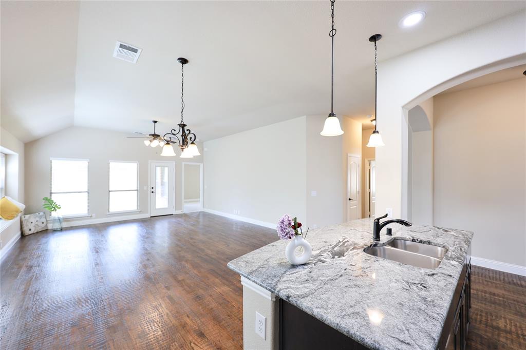 5901 Priory Drive Property Photo 13