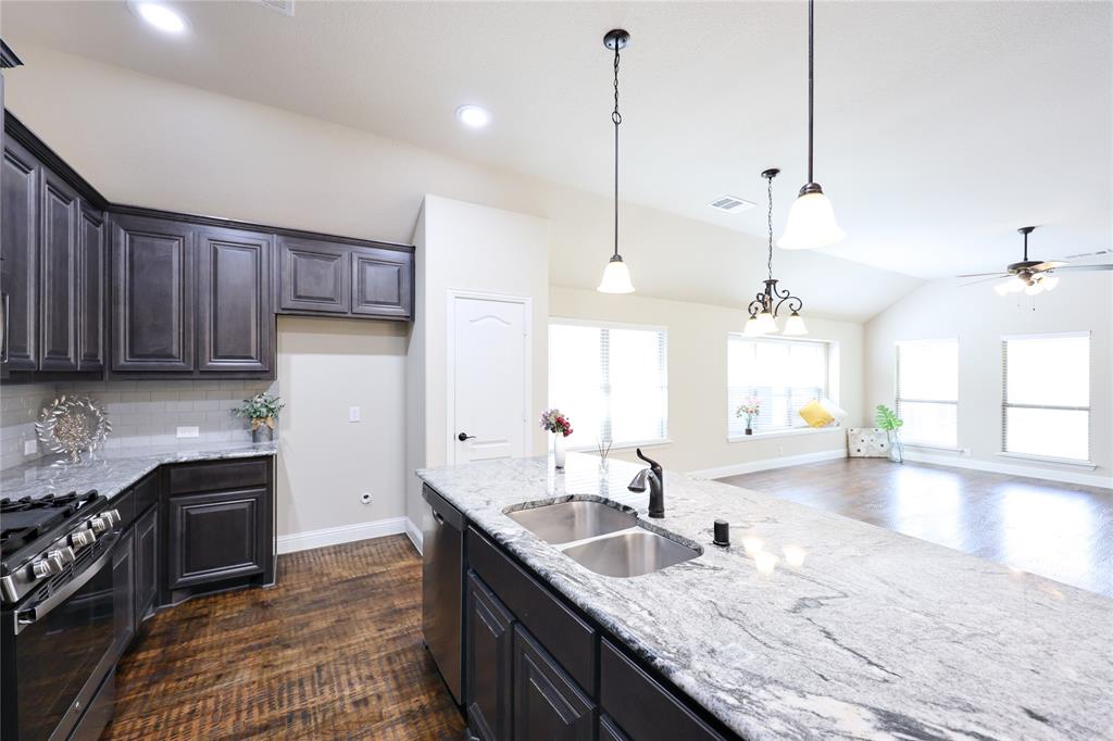 5901 Priory Drive Property Photo 14