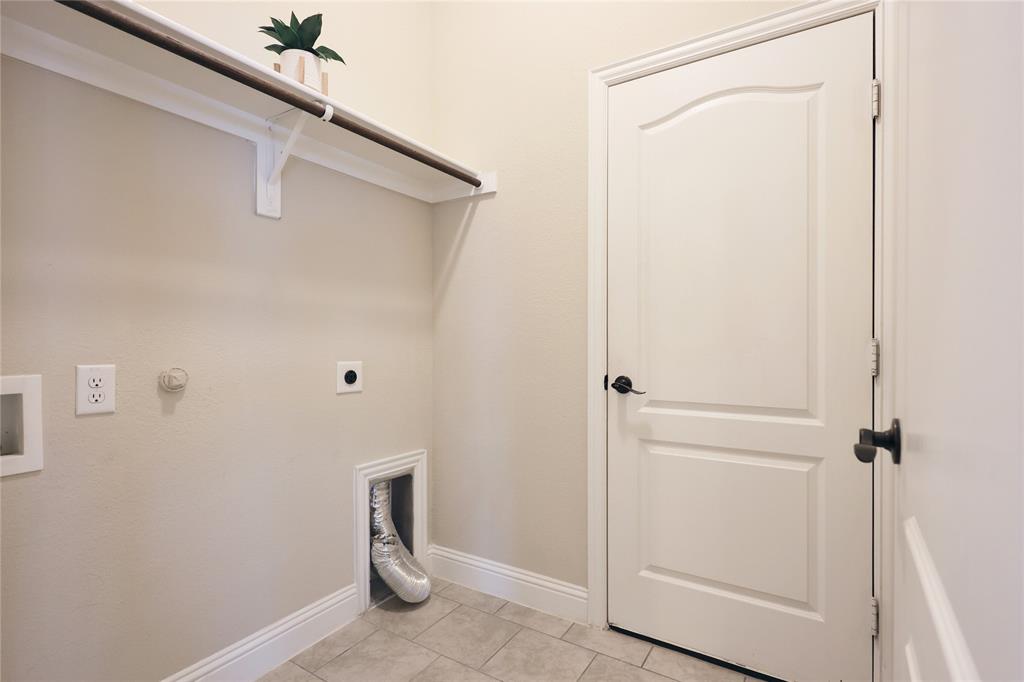 5901 Priory Drive Property Photo 23
