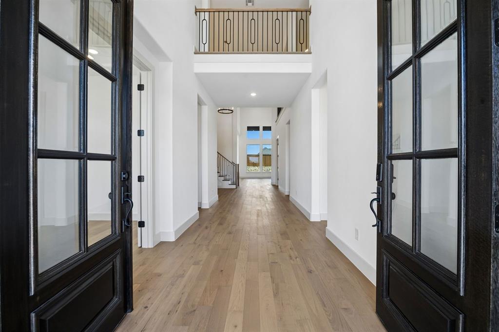 1816 Golden Gate Way Property Photo 3