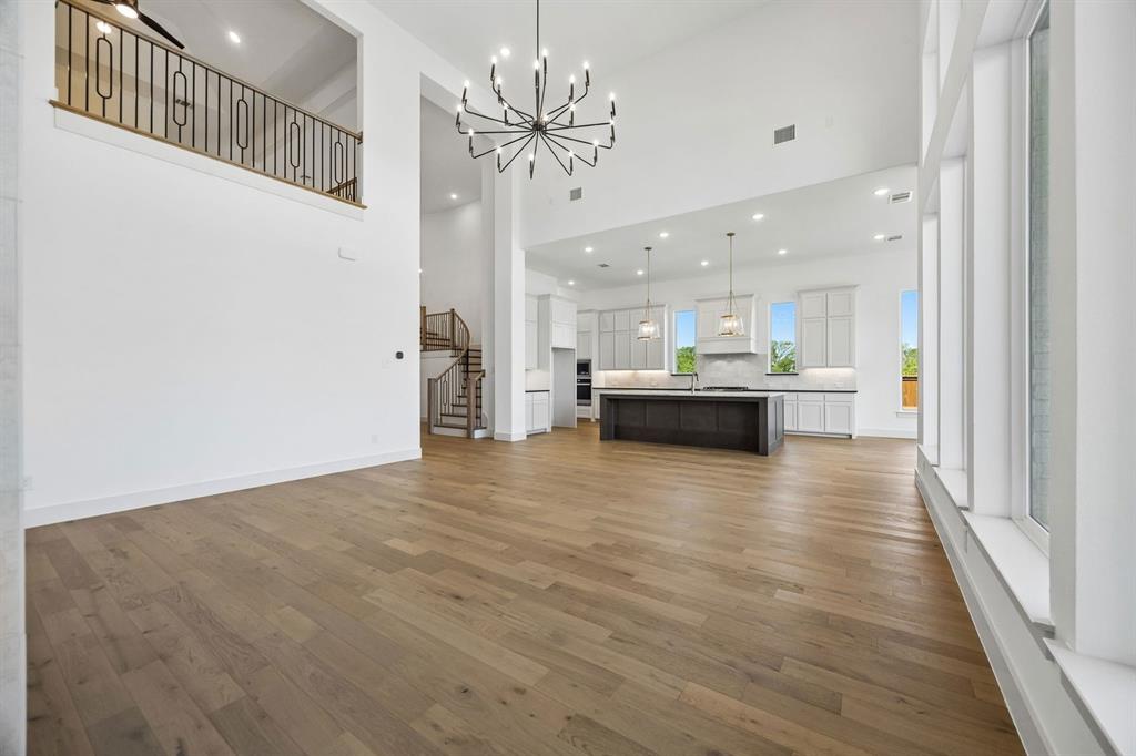 1816 Golden Gate Way Property Photo 8