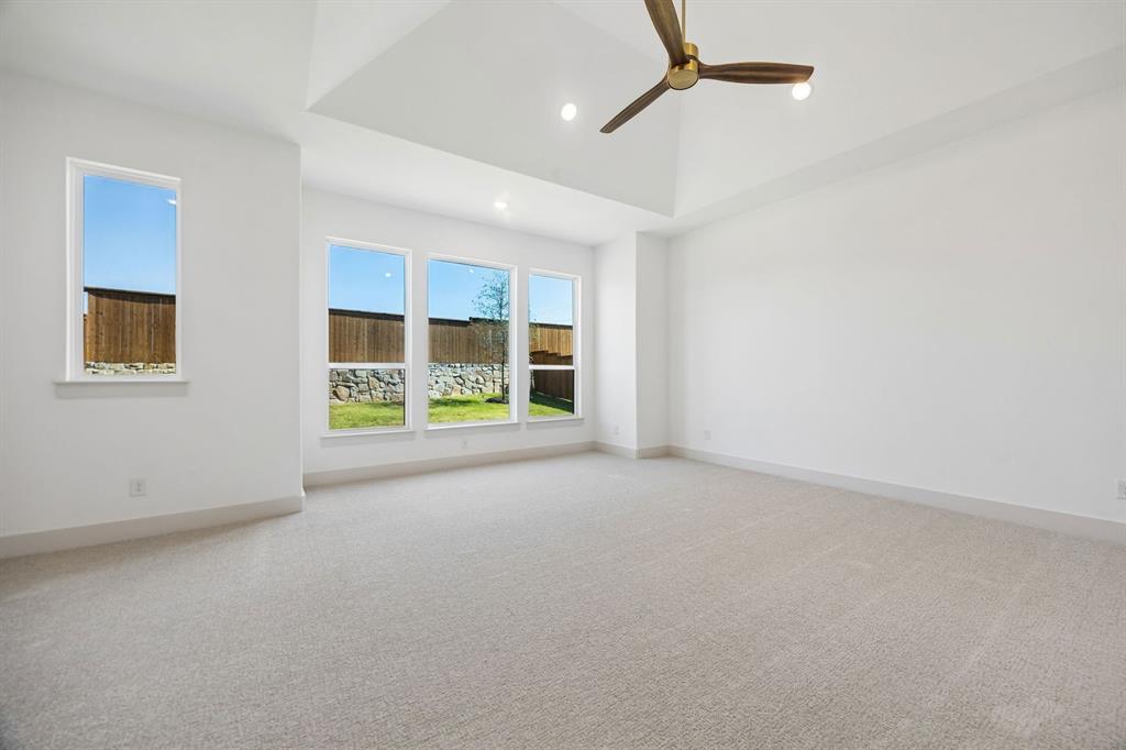 1816 Golden Gate Way Property Photo 12