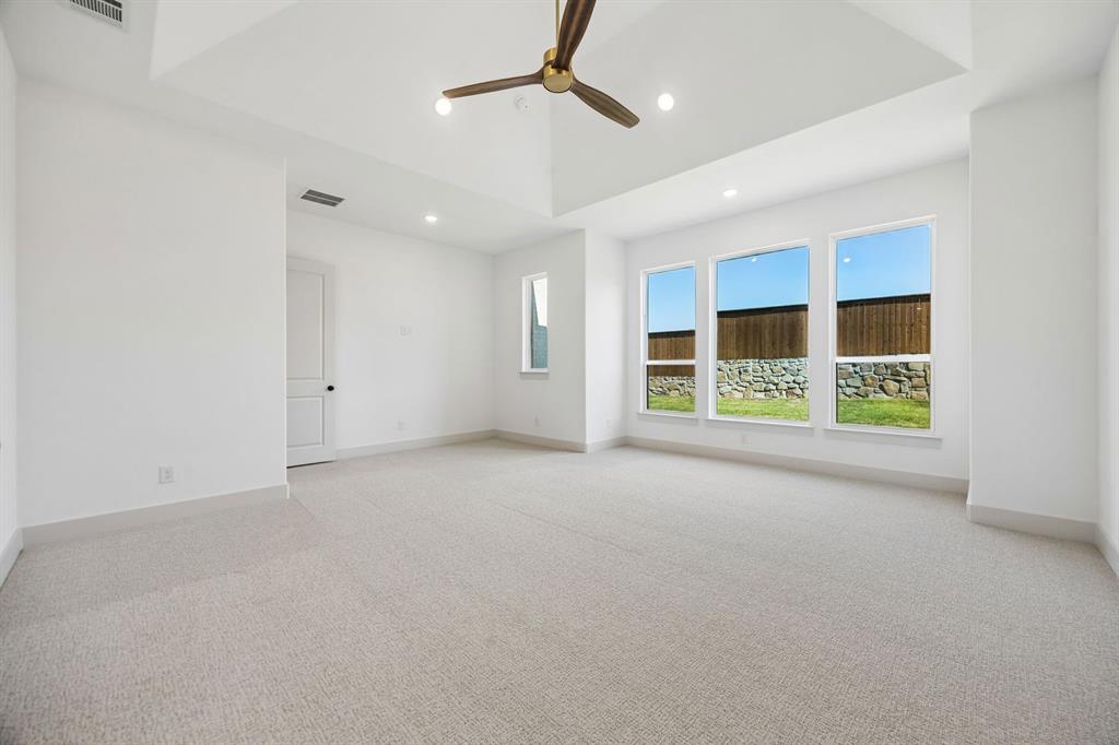 1816 Golden Gate Way Property Photo 13