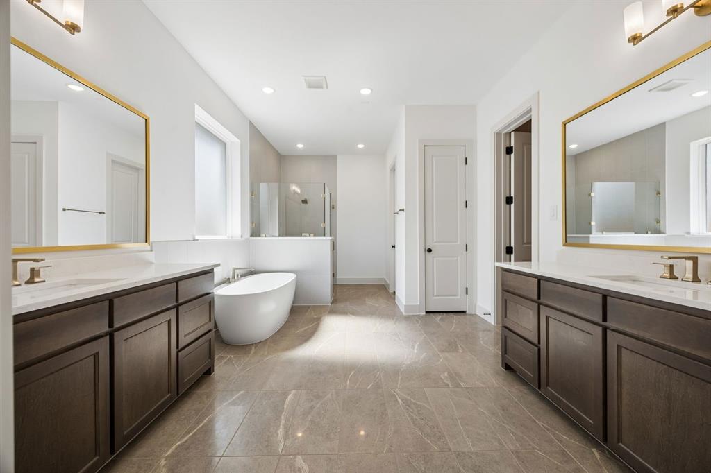 1816 Golden Gate Way Property Photo 15