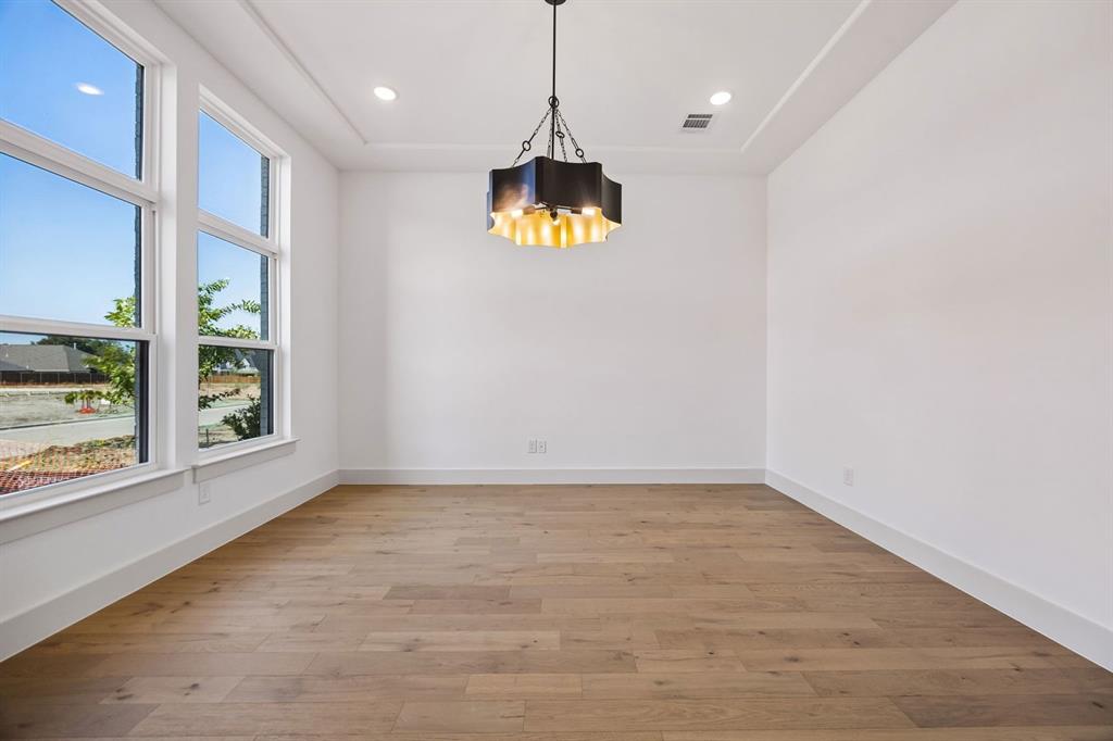 1816 Golden Gate Way Property Photo 20