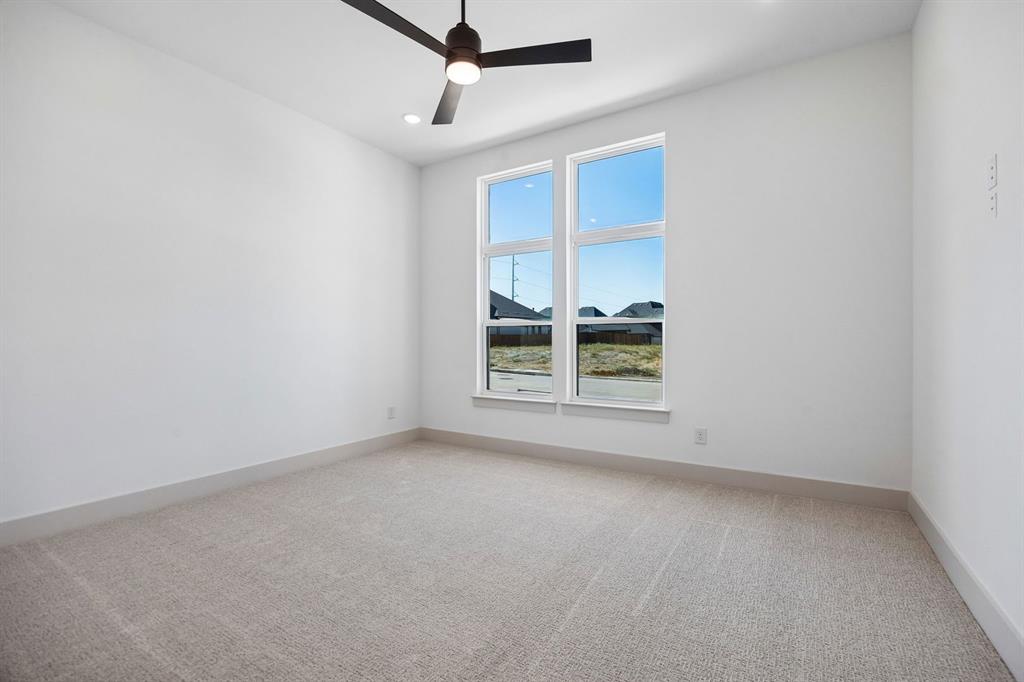 1816 Golden Gate Way Property Photo 21