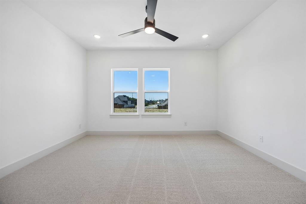1816 Golden Gate Way Property Photo 25