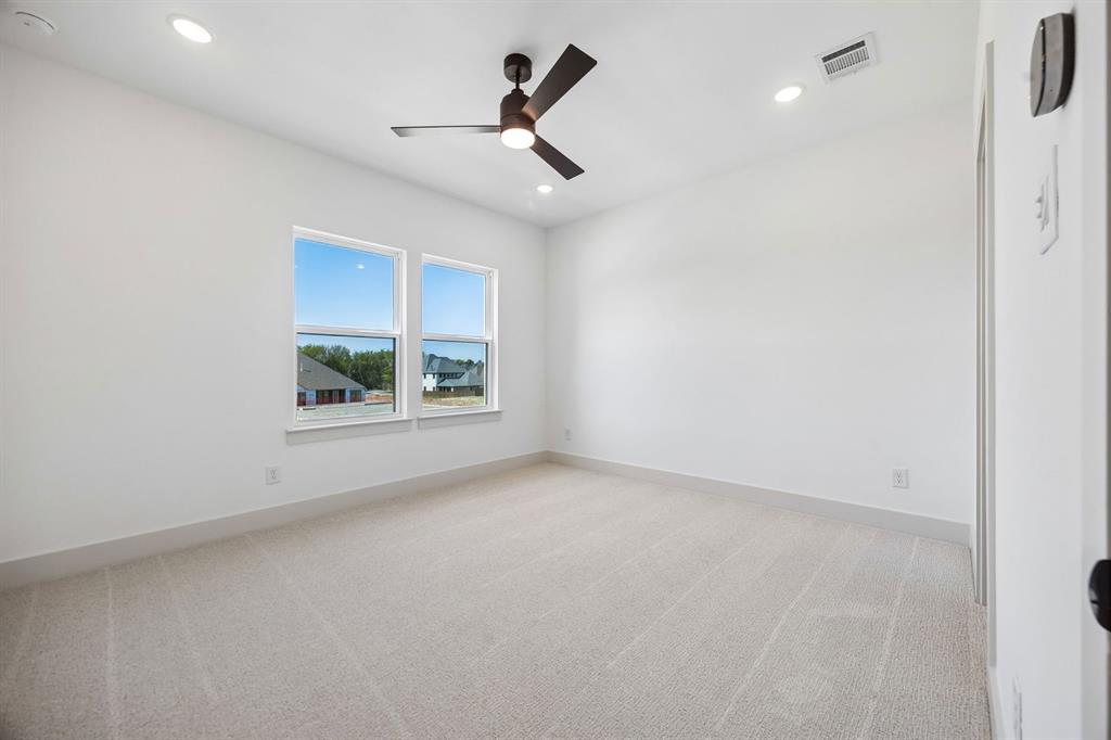 1816 Golden Gate Way Property Photo 27