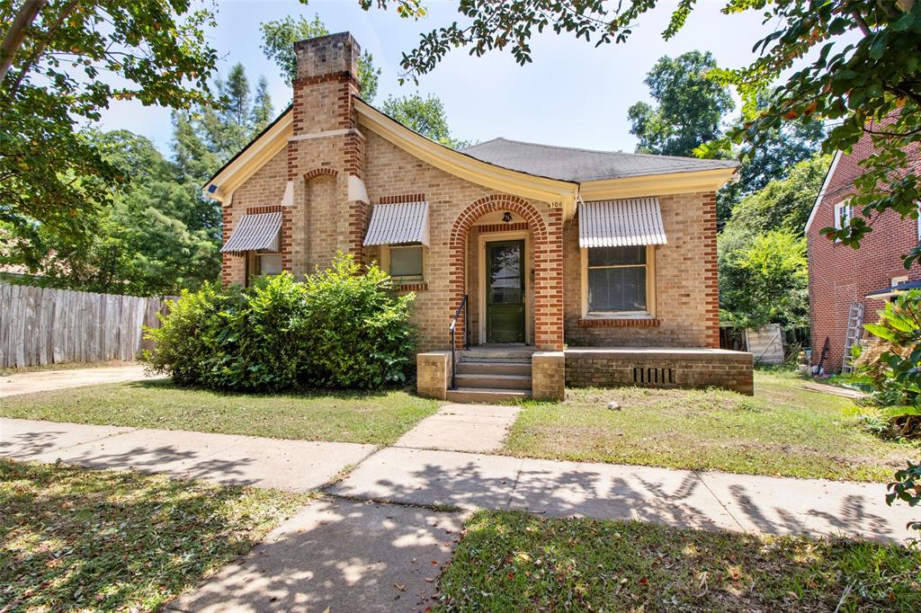 106 N College Street Property Photo 1
