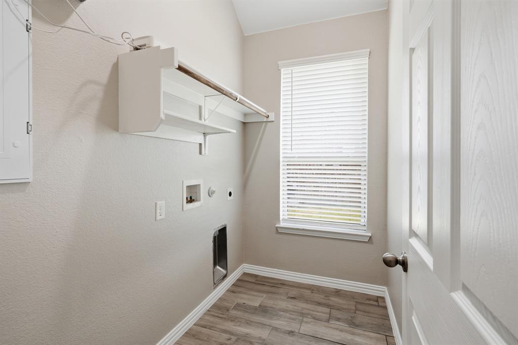 1133 Rushmore Drive Property Photo 5