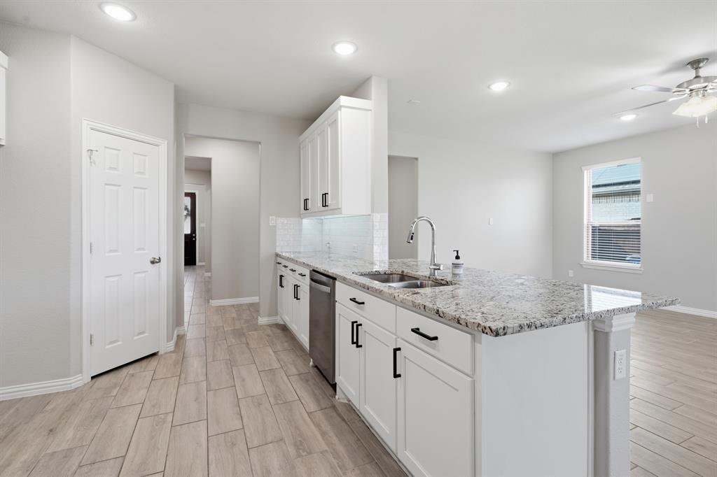 1133 Rushmore Drive Property Photo 13