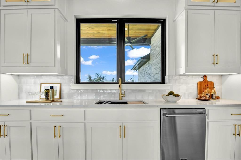 5024 Frost Creek Property Photo 14