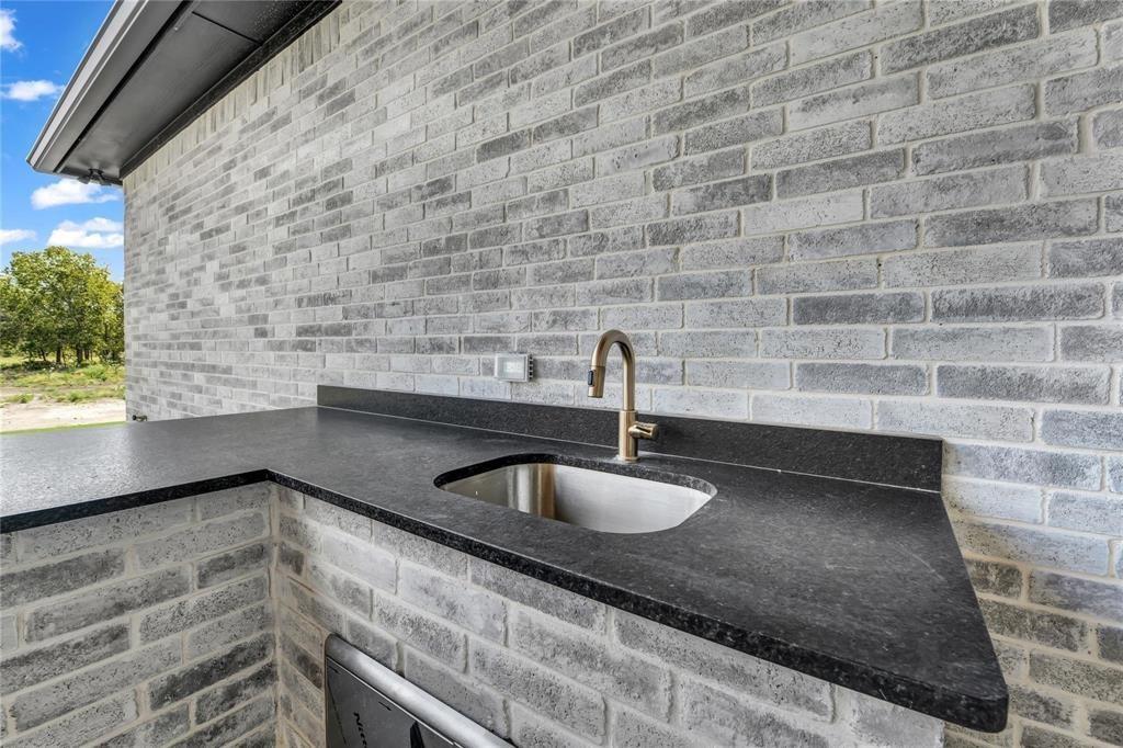 5024 Frost Creek Property Photo 32