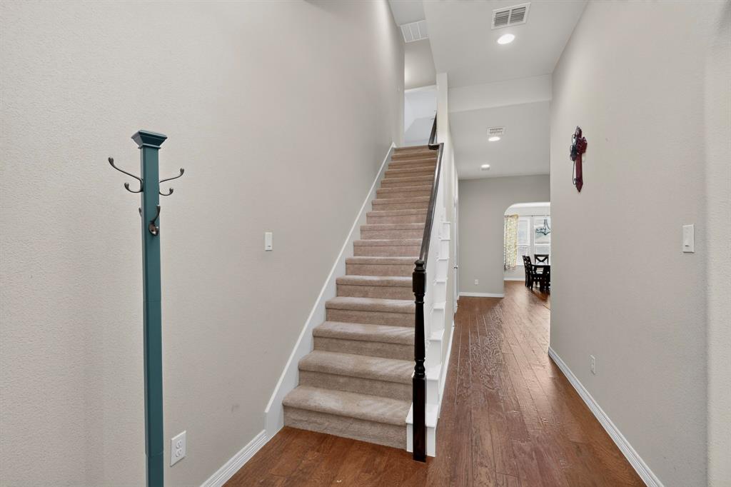 9215 Moon River Court Property Photo 6