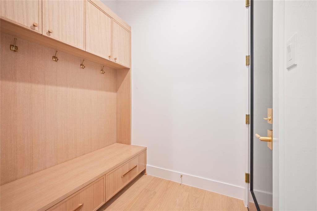 8930 Liptonshire Drive Property Photo 19