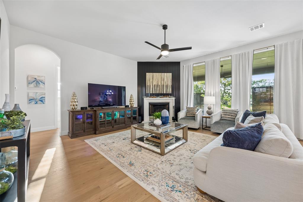 330 Waterview Drive Property Photo 6