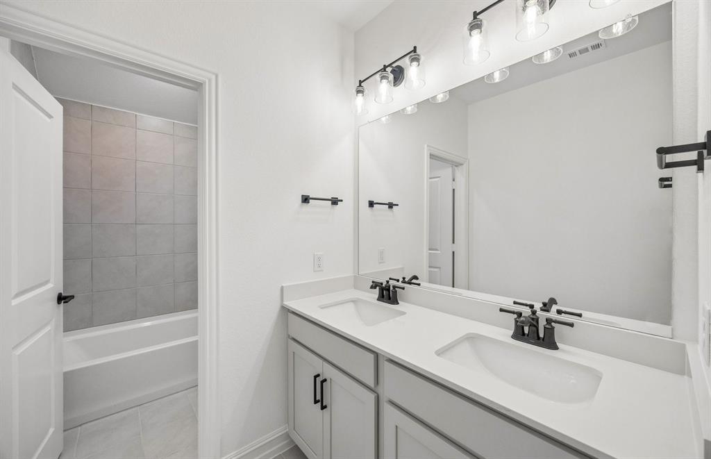 1036 Clayton Street Property Photo 16